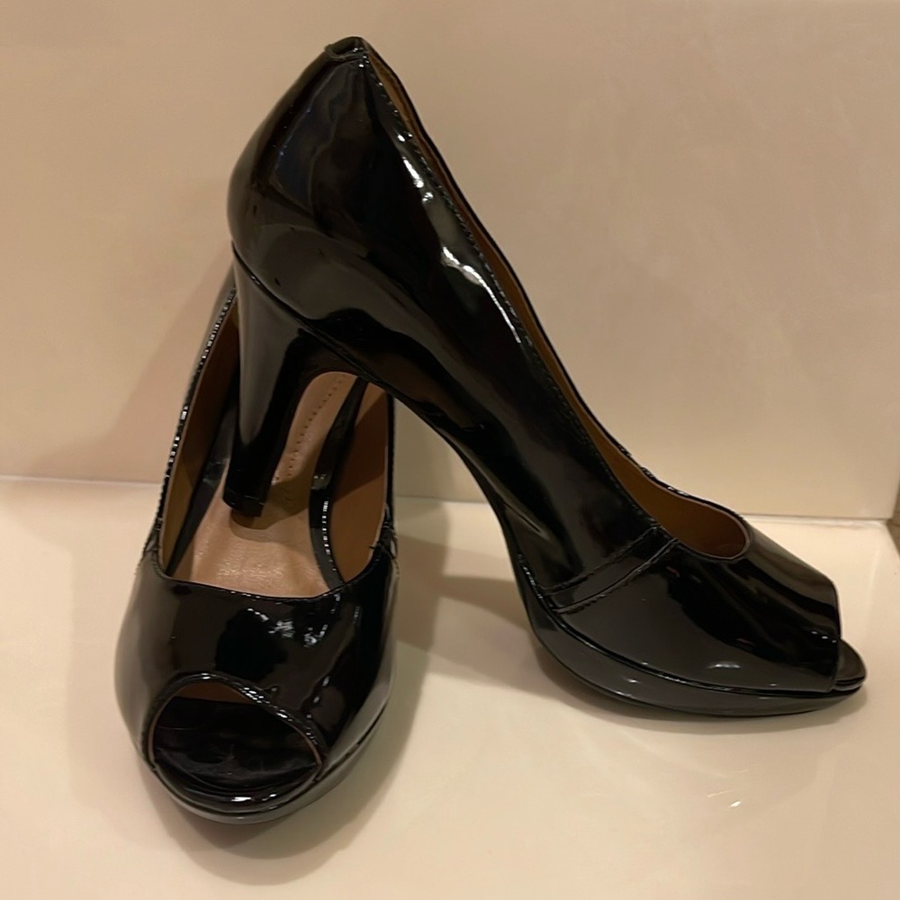 NWT Clarks Shiny Black Peep-Toe Heels - Size 9